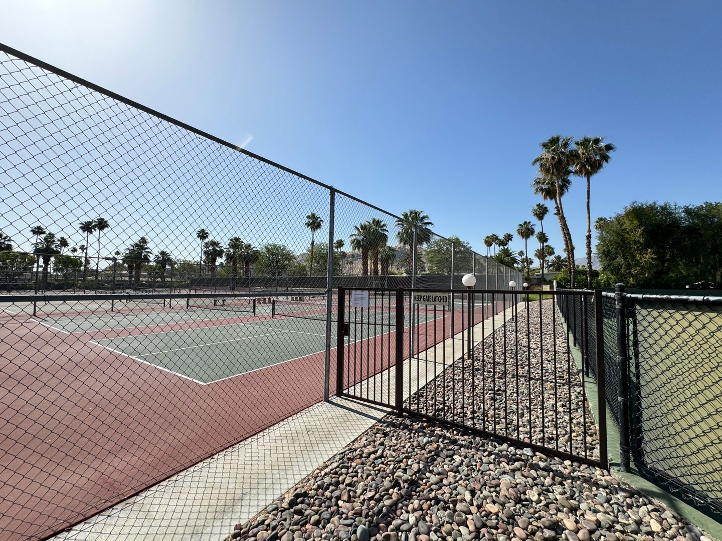 1655 E Palm Canyon Dr. Unit 408 - Palm Springs - California - 1 bed, 1 bath rental property