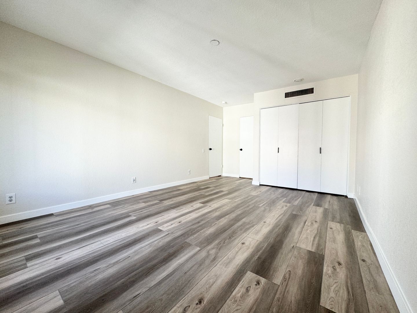 1655 E Palm Canyon Dr. Unit 408 - Palm Springs - California - 1 bed, 1 bath rental property