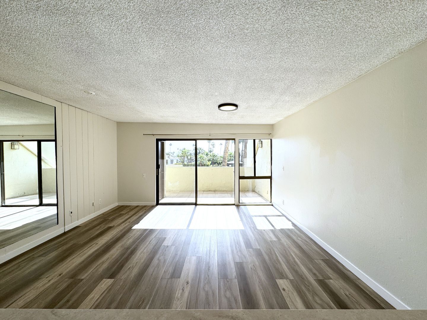 1655 E Palm Canyon Dr. Unit 408 - Palm Springs - California - 1 bed, 1 bath rental property