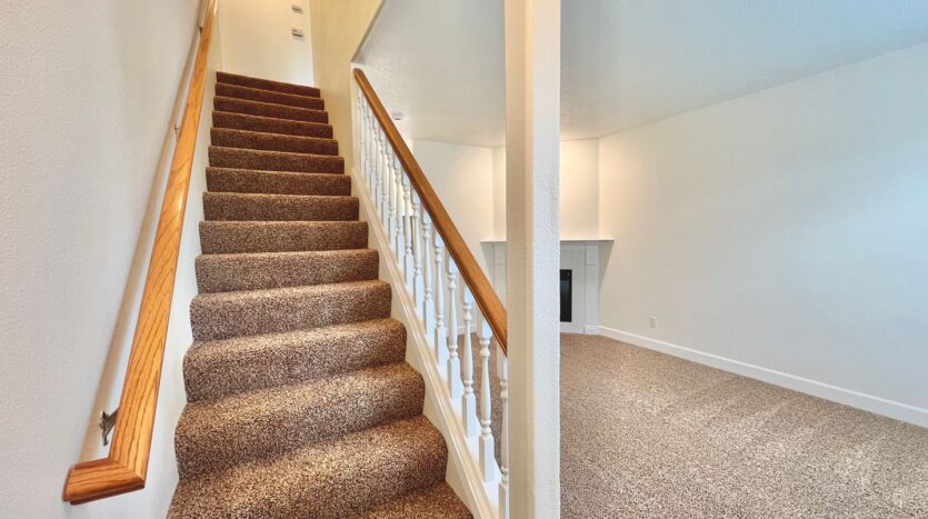 16775 NE Halsey St. - Portland - Oregon - 2 bed, 1.5 bath rental property