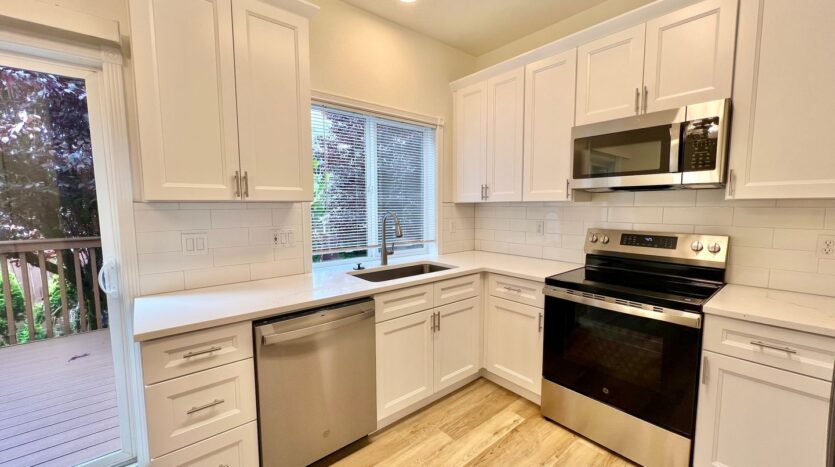 16775 NE Halsey St. - Portland - Oregon - 2 bed, 1.5 bath rental property