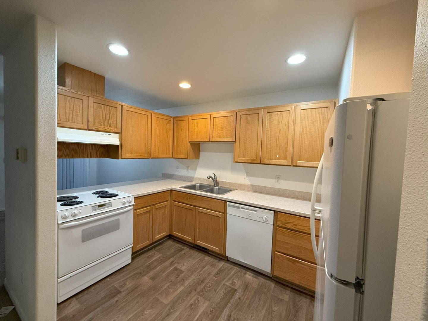1875 SW Salmon Avenue - Redmond - Oregon - 2 bed, 2.5 bath rental property