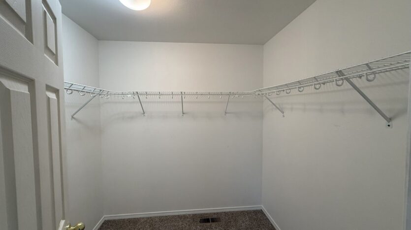 1875 SW Salmon Avenue - Redmond - Oregon - 2 bed, 2.5 bath rental property
