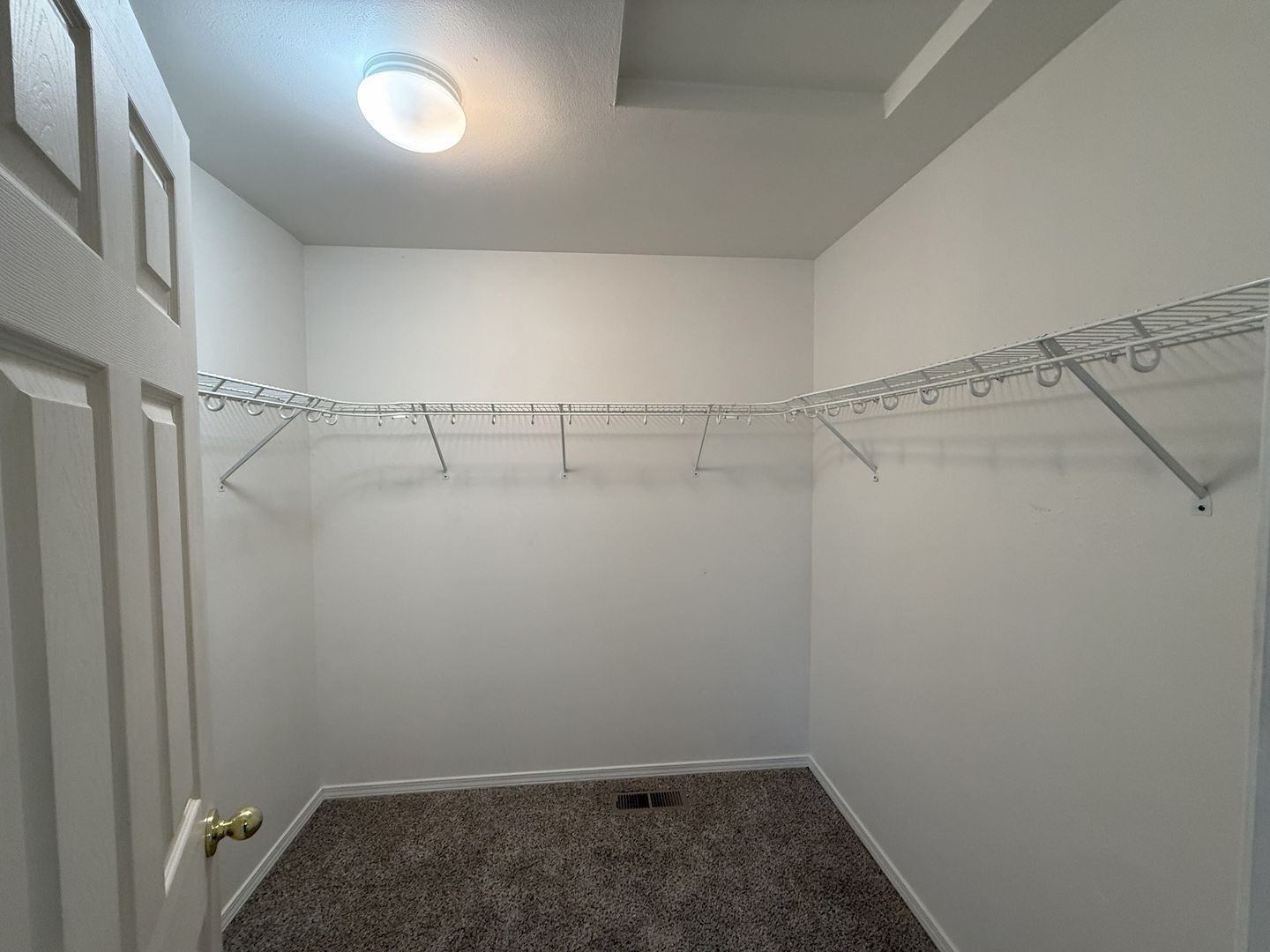 1875 SW Salmon Avenue - Redmond - Oregon - 2 bed, 2.5 bath rental property