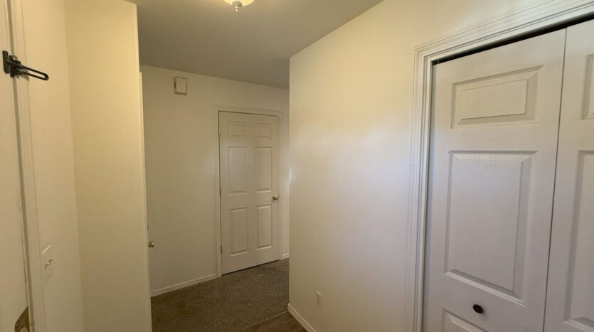 1875 SW Salmon Avenue - Redmond - Oregon - 2 bed, 2.5 bath rental property