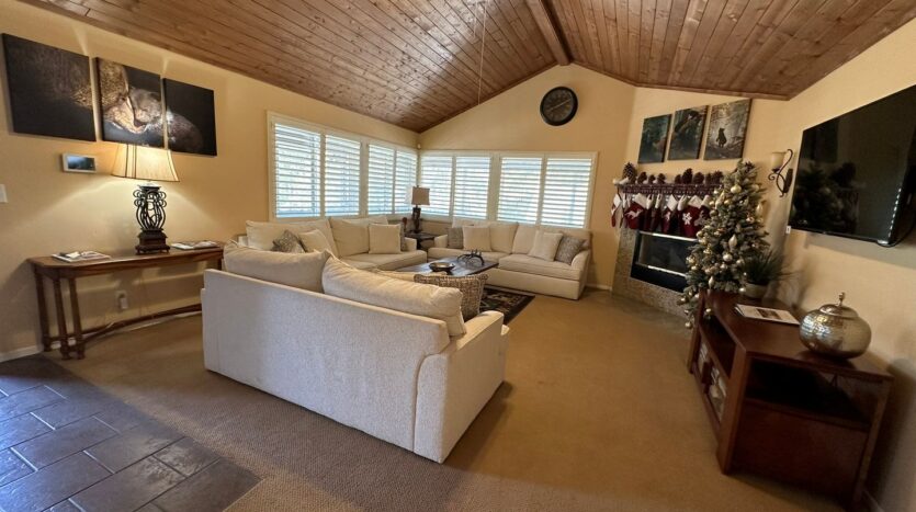 200 E Rainbow Blvd - Big Bear - California - 3 bed, 2.5 bath rental property
