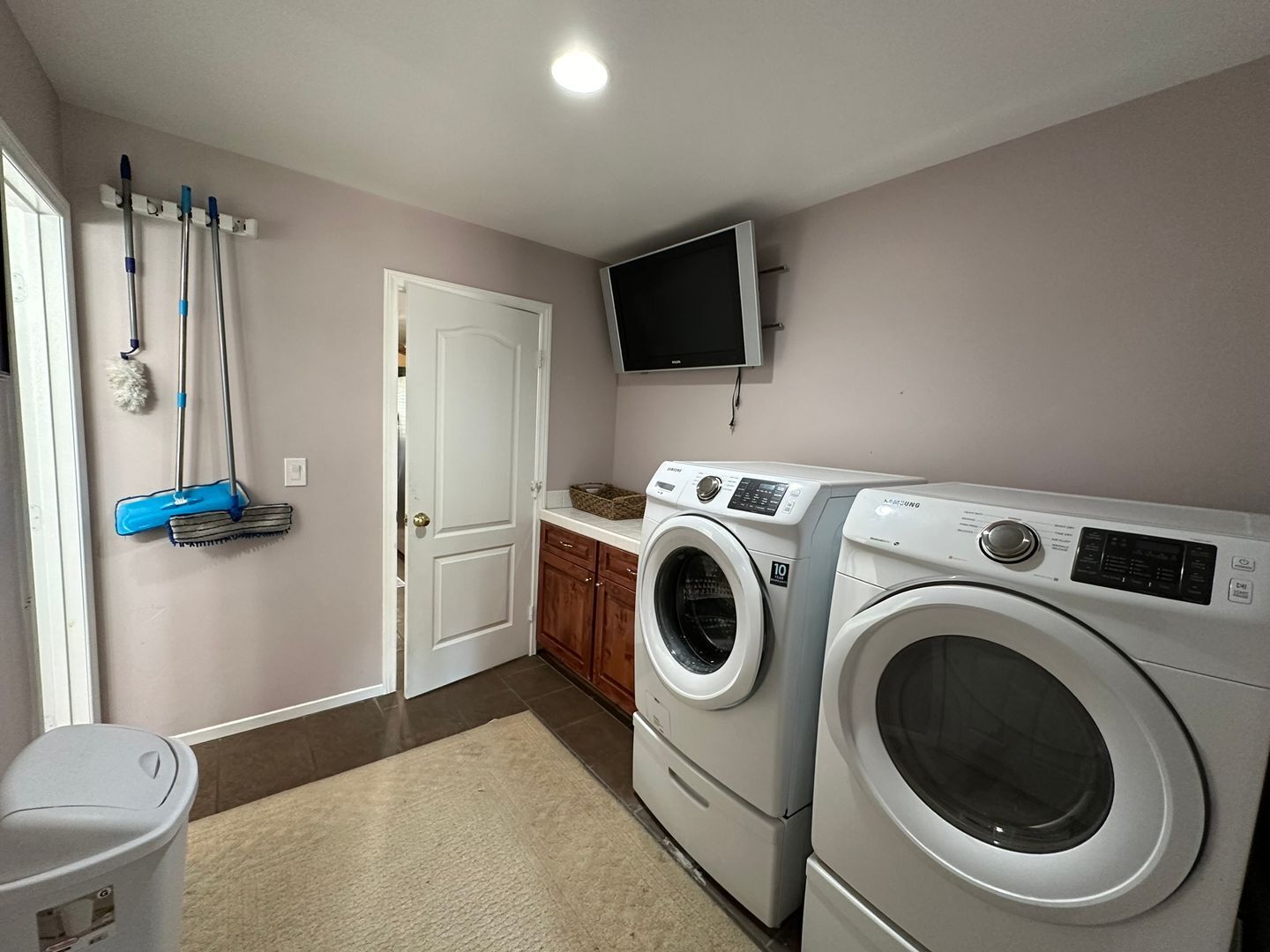200 E Rainbow Blvd - Big Bear - California - 3 bed, 2.5 bath rental property