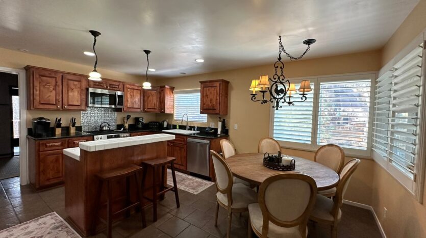 200 E Rainbow Blvd - Big Bear - California - 3 bed, 2.5 bath rental property