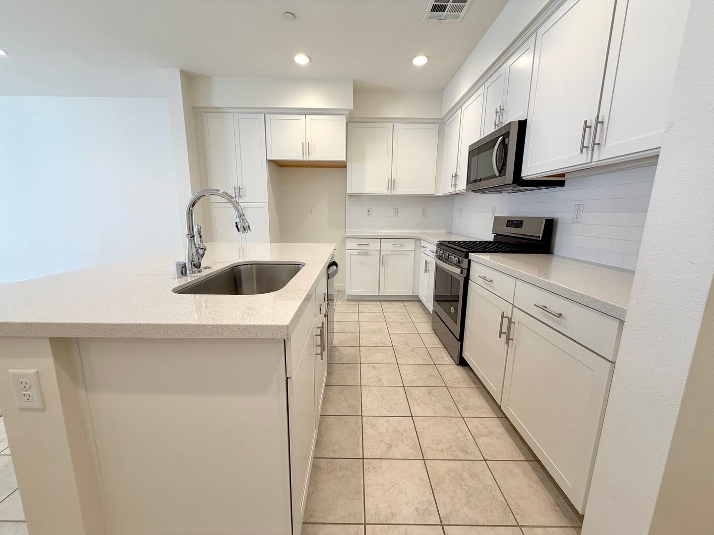 201 Red Brick Drive, #2 - Simi Valley - California - 3 bed, 2.5 bath rental property