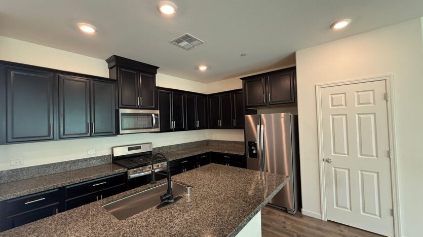 2038 S. Palm Street - Visalia - California - 3 bed, 3 bath rental property