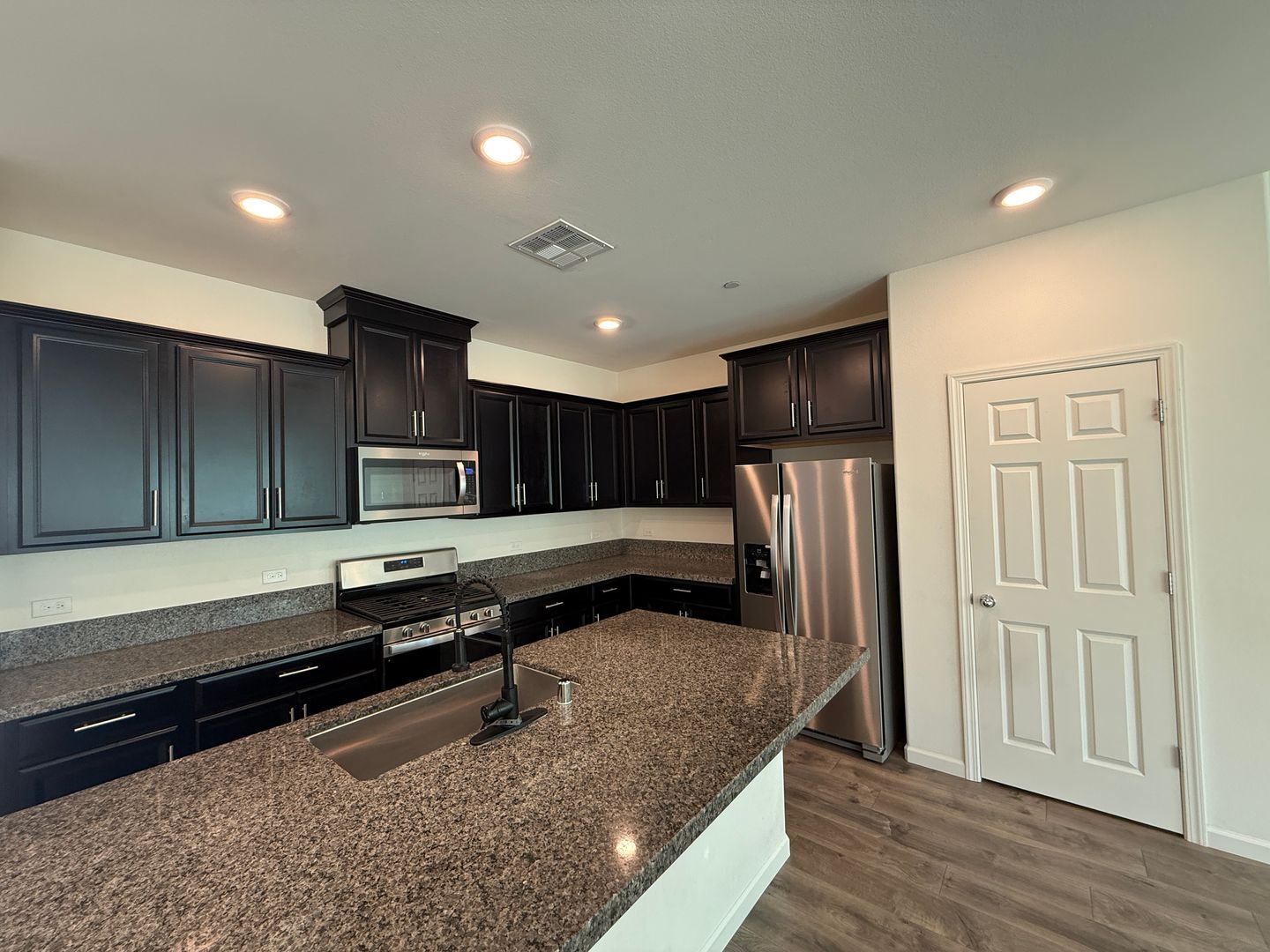 2038 S. Palm Street - Visalia - California - 3 bed, 3 bath rental property