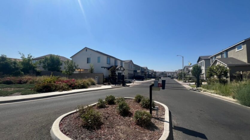 2038 S. Palm Street - Visalia - California - 3 bed, 3 bath rental property