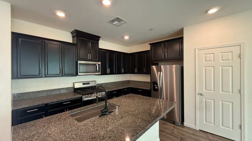2038 S. Palm Street - Visalia - California - 3 bed, 3 bath rental property
