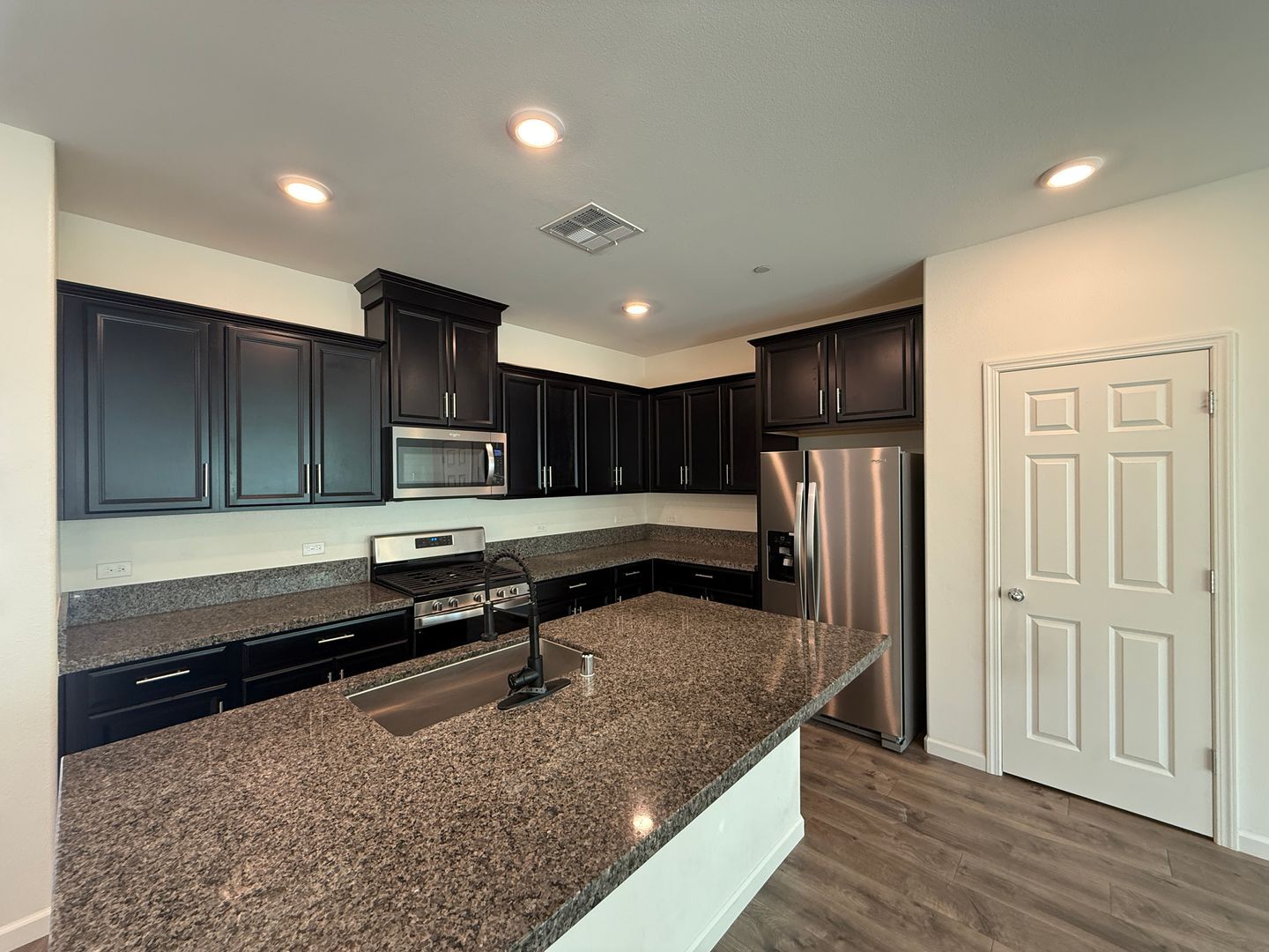 2038 S. Palm Street - Visalia - California - 3 bed, 3 bath rental property