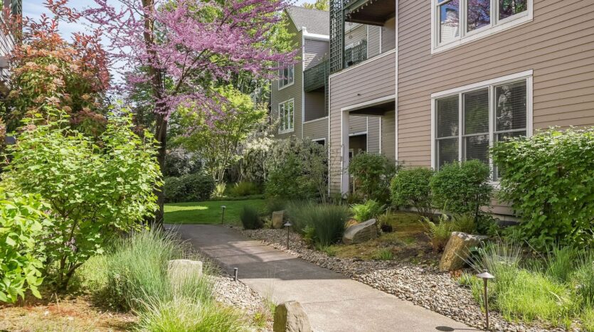 205 SW Montgomery St.  #204 - Portland - Oregon - 2 bed, 2 bath rental property