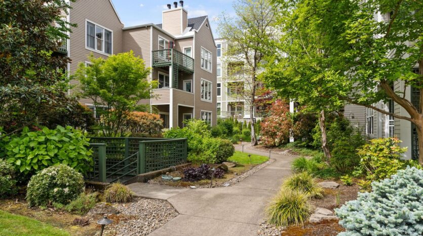 205 SW Montgomery St.  #204 - Portland - Oregon - 2 bed, 2 bath rental property