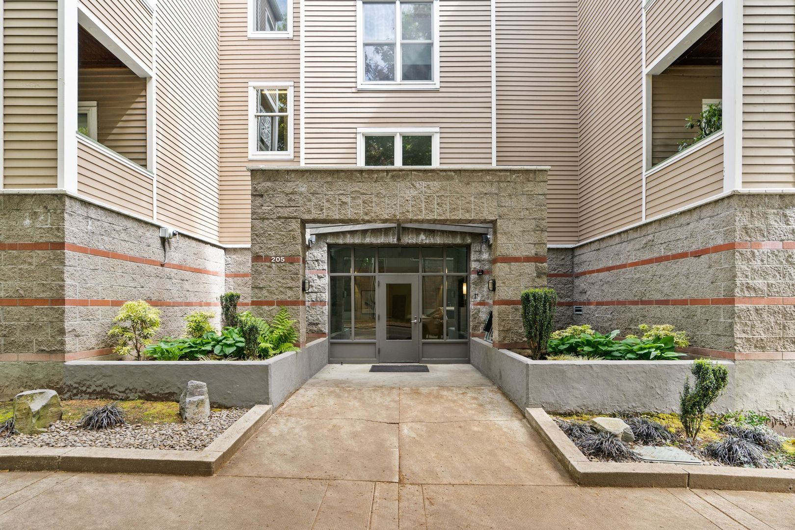 205 SW Montgomery St.  #204 - Portland - Oregon - 2 bed, 2 bath rental property
