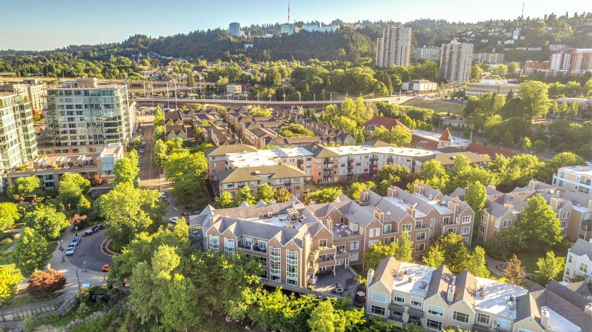 205 SW Montgomery St.  #204 - Portland - Oregon - 2 bed, 2 bath rental property