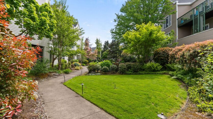 205 SW Montgomery St.  #204 - Portland - Oregon - 2 bed, 2 bath rental property