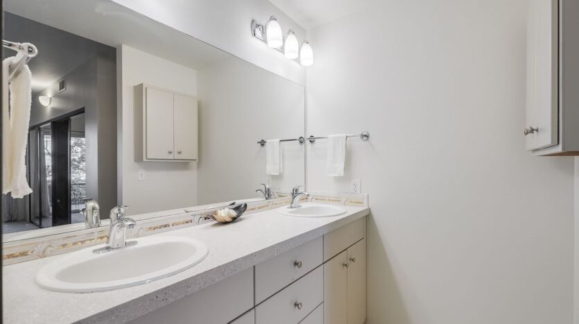 205 SW Montgomery St.  #204 - Portland - Oregon - 2 bed, 2 bath rental property