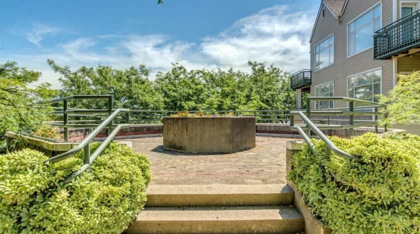 205 SW Montgomery St.  #204 - Portland - Oregon - 2 bed, 2 bath rental property