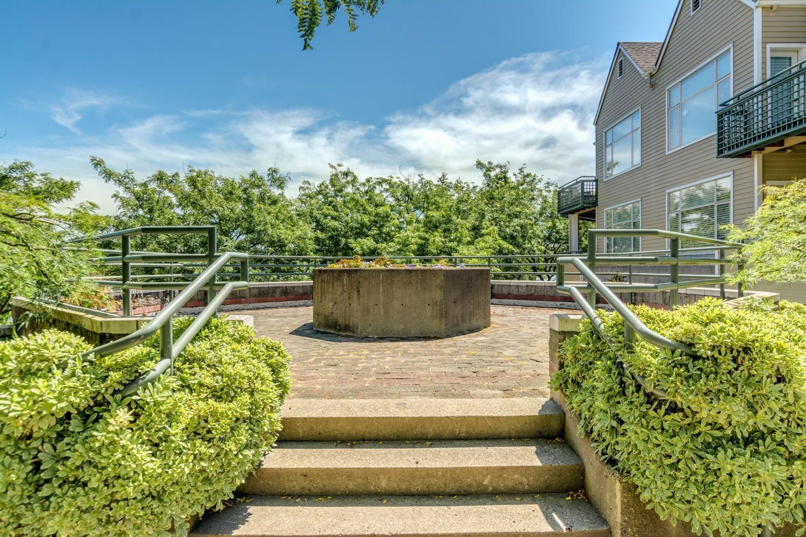 205 SW Montgomery St.  #204 - Portland - Oregon - 2 bed, 2 bath rental property