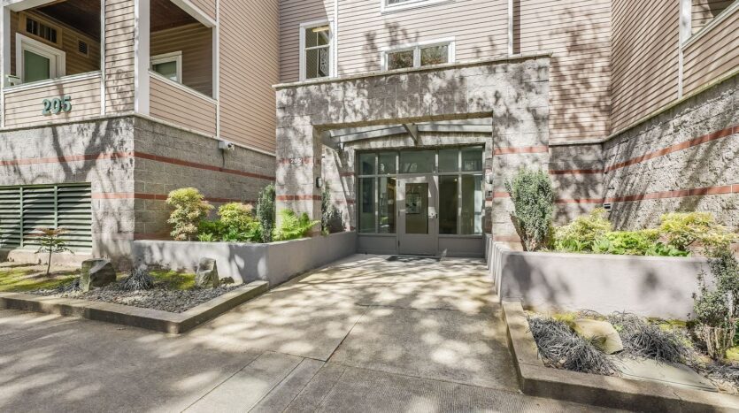 205 SW Montgomery St.  #204 - Portland - Oregon - 2 bed, 2 bath rental property