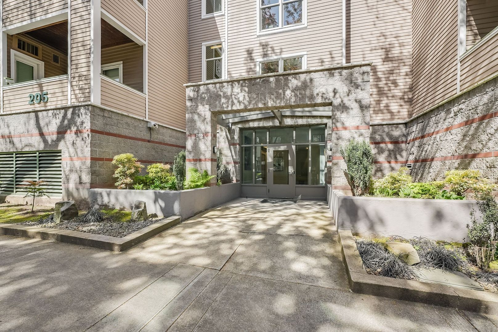 205 SW Montgomery St.  #204 - Portland - Oregon - 2 bed, 2 bath rental property