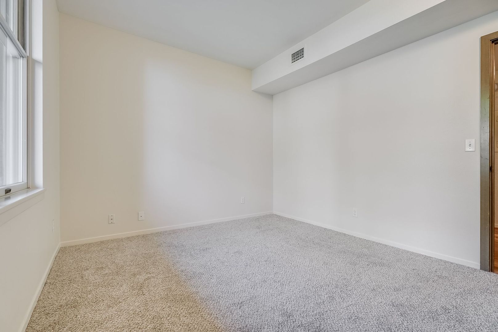 205 SW Montgomery St.  #204 - Portland - Oregon - 2 bed, 2 bath rental property