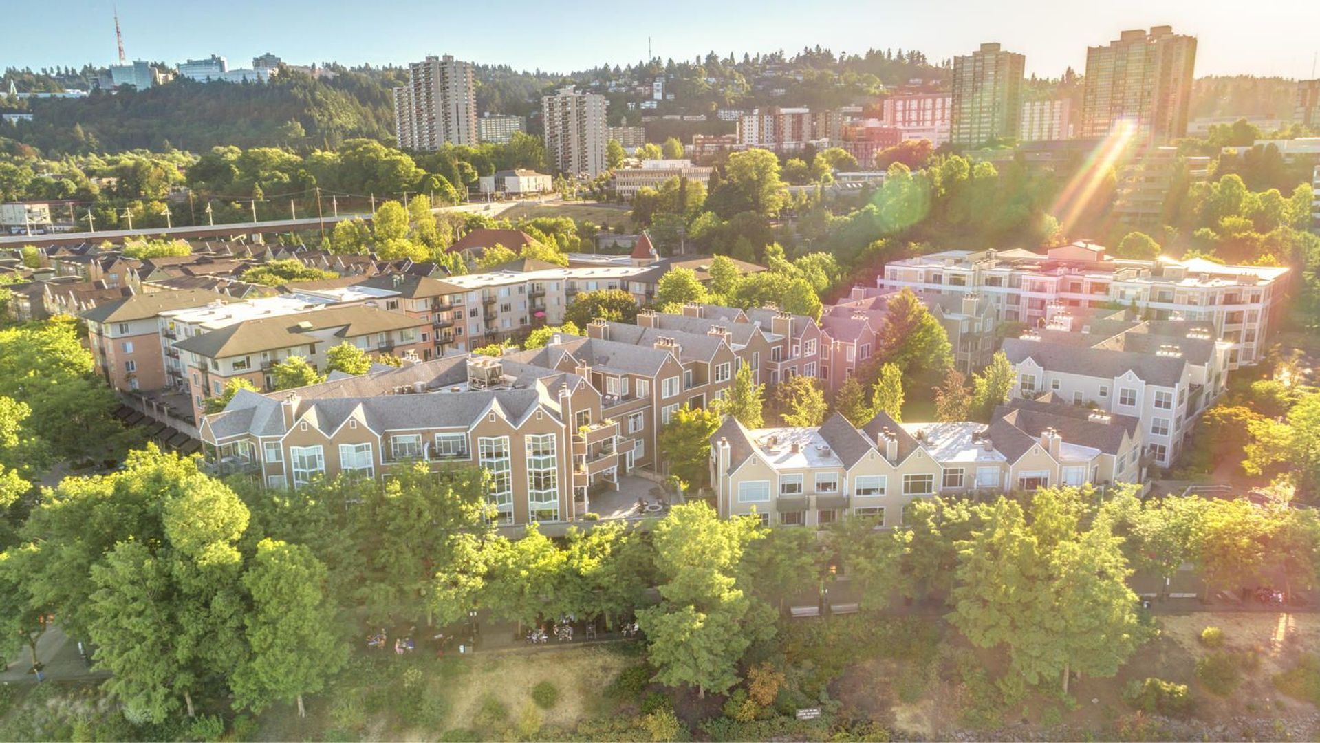 205 SW Montgomery St.  #204 - Portland - Oregon - 2 bed, 2 bath rental property