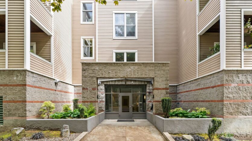 205 SW Montgomery St.  #204 - Portland - Oregon - 2 bed, 2 bath rental property