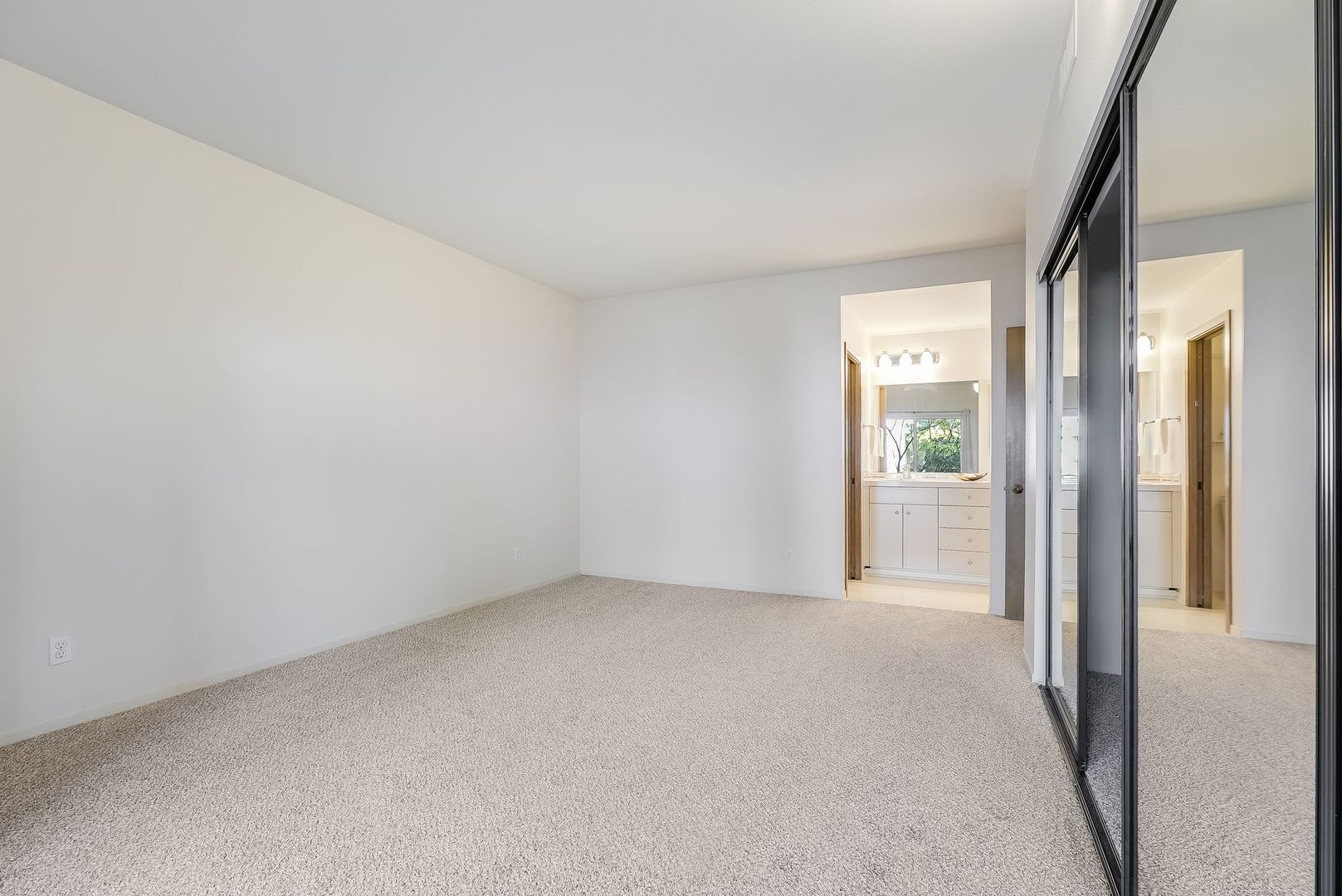 205 SW Montgomery St.  #204 - Portland - Oregon - 2 bed, 2 bath rental property