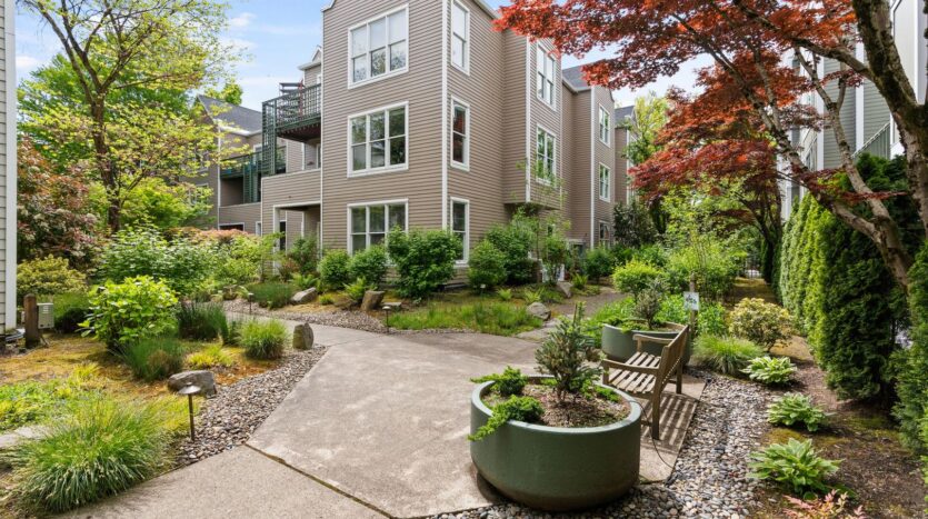 205 SW Montgomery St.  #204 - Portland - Oregon - 2 bed, 2 bath rental property