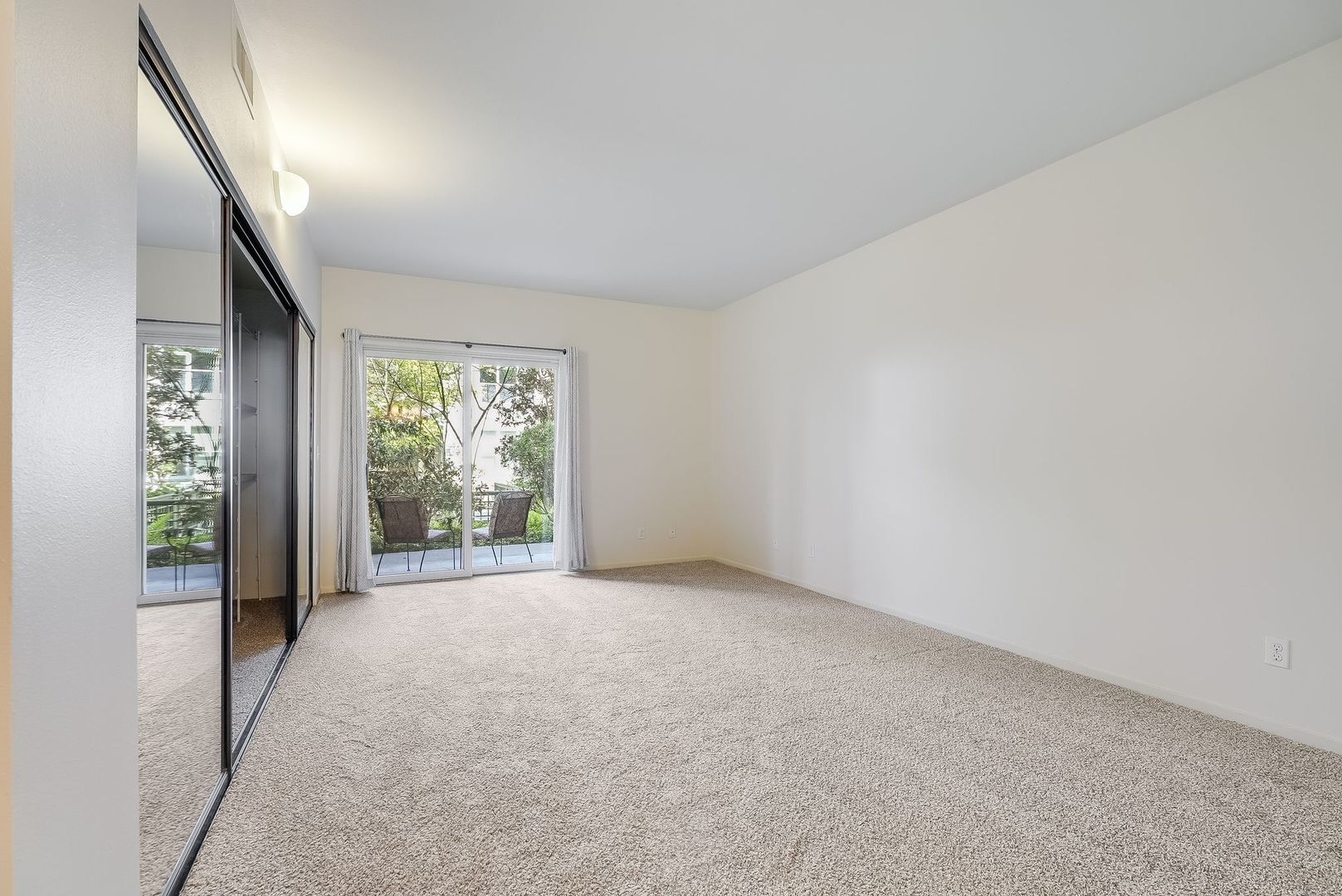 205 SW Montgomery St.  #204 - Portland - Oregon - 2 bed, 2 bath rental property