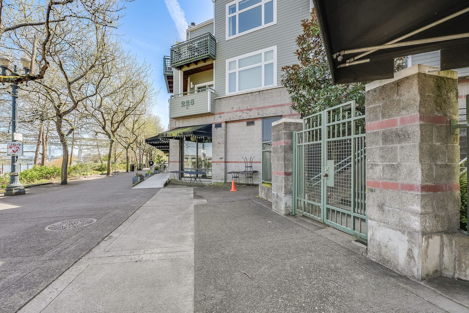 205 SW Montgomery St.  #204 - Portland - Oregon - 2 bed, 2 bath rental property