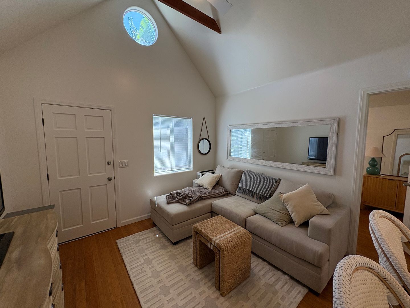 215-221 Lolita St - Encinitas - California - 1 bed, 1 bath rental property