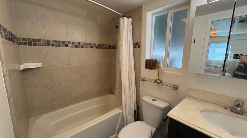 215-221 Lolita St - Encinitas - California - 1 bed, 1 bath rental property