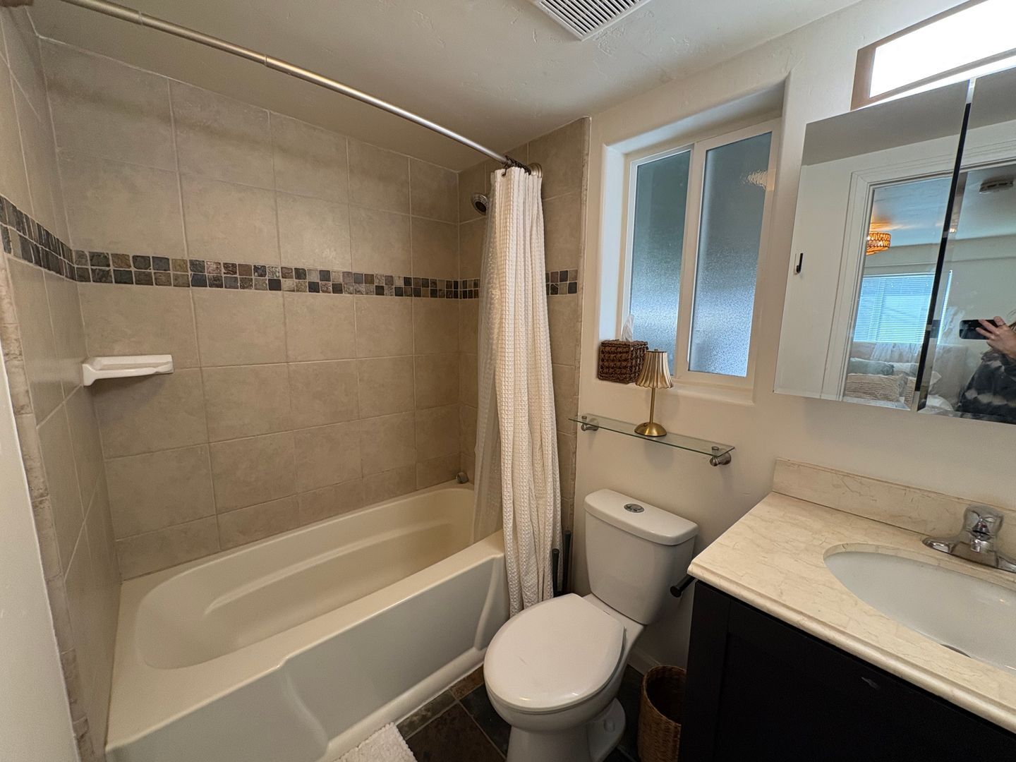 215-221 Lolita St - Encinitas - California - 1 bed, 1 bath rental property