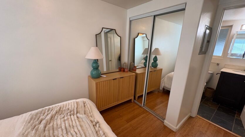 215-221 Lolita St - Encinitas - California - 1 bed, 1 bath rental property