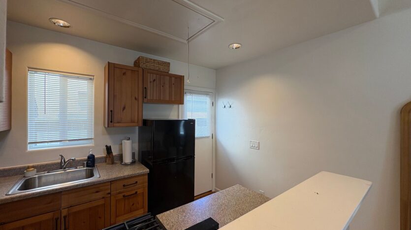 215-221 Lolita St - Encinitas - California - 1 bed, 1 bath rental property