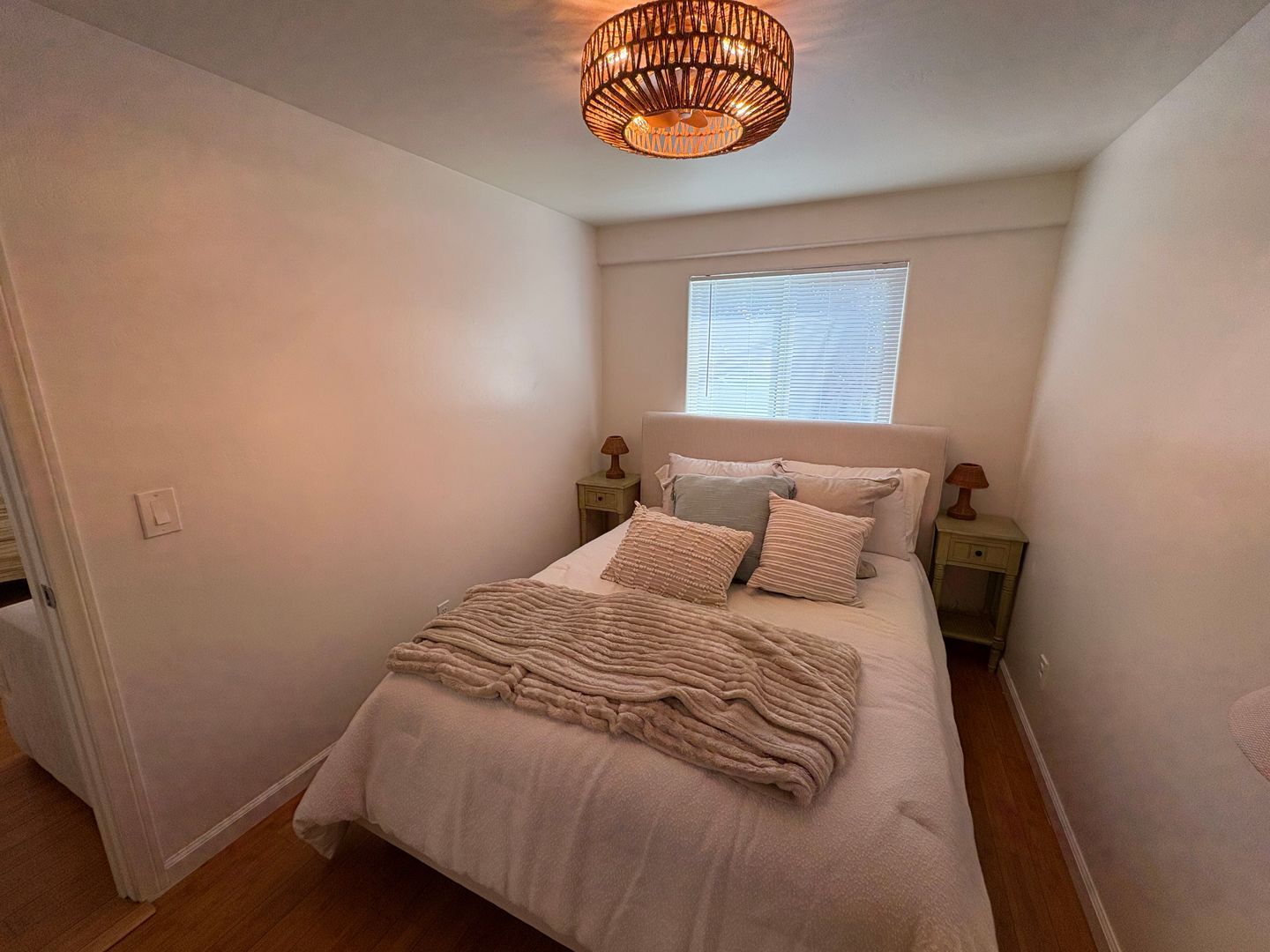 215-221 Lolita St - Encinitas - California - 1 bed, 1 bath rental property
