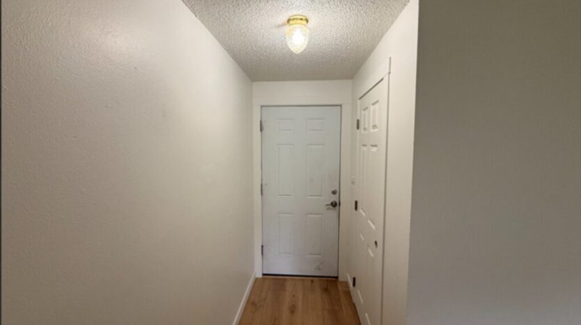 215 NW Canal Blvd - #6 - Redmond - Oregon - 2 bed, 1 bath rental property
