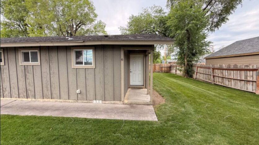 215 NW Canal Blvd - #6 - Redmond - Oregon - 2 bed, 1 bath rental property