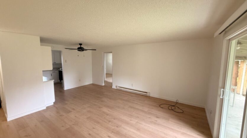215 NW Canal Blvd - #6 - Redmond - Oregon - 2 bed, 1 bath rental property