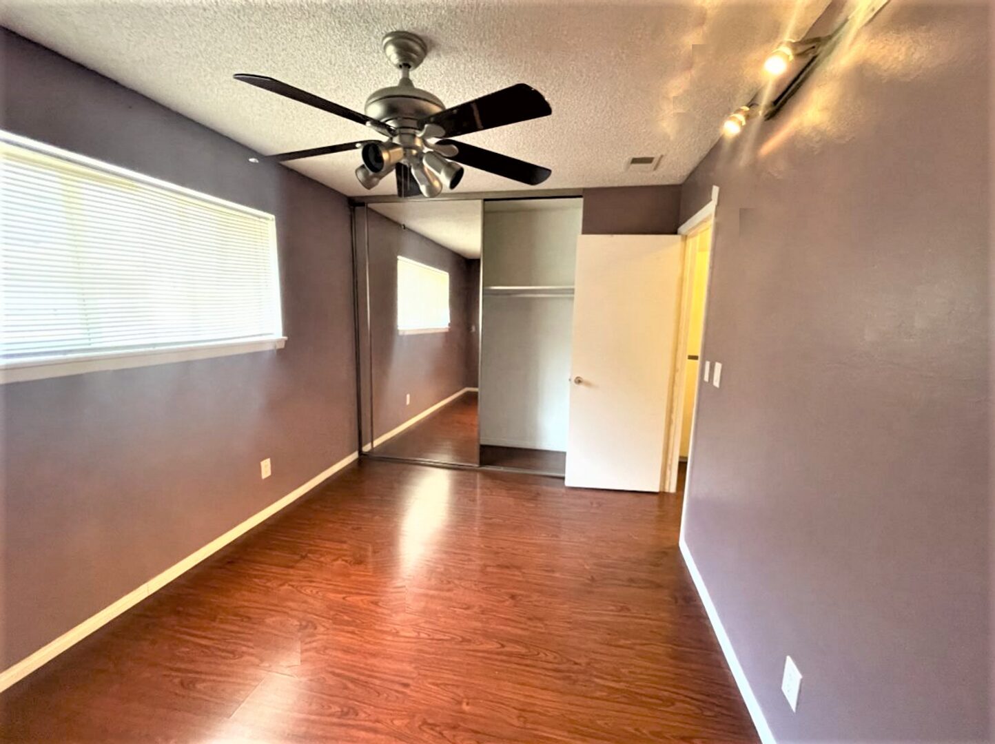 2227 N. Broadway Apt E - Santa Ana - California - 2 bed, 1.5 bath rental property