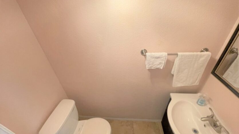2227 N. Broadway Apt E - Santa Ana - California - 2 bed, 1.5 bath rental property