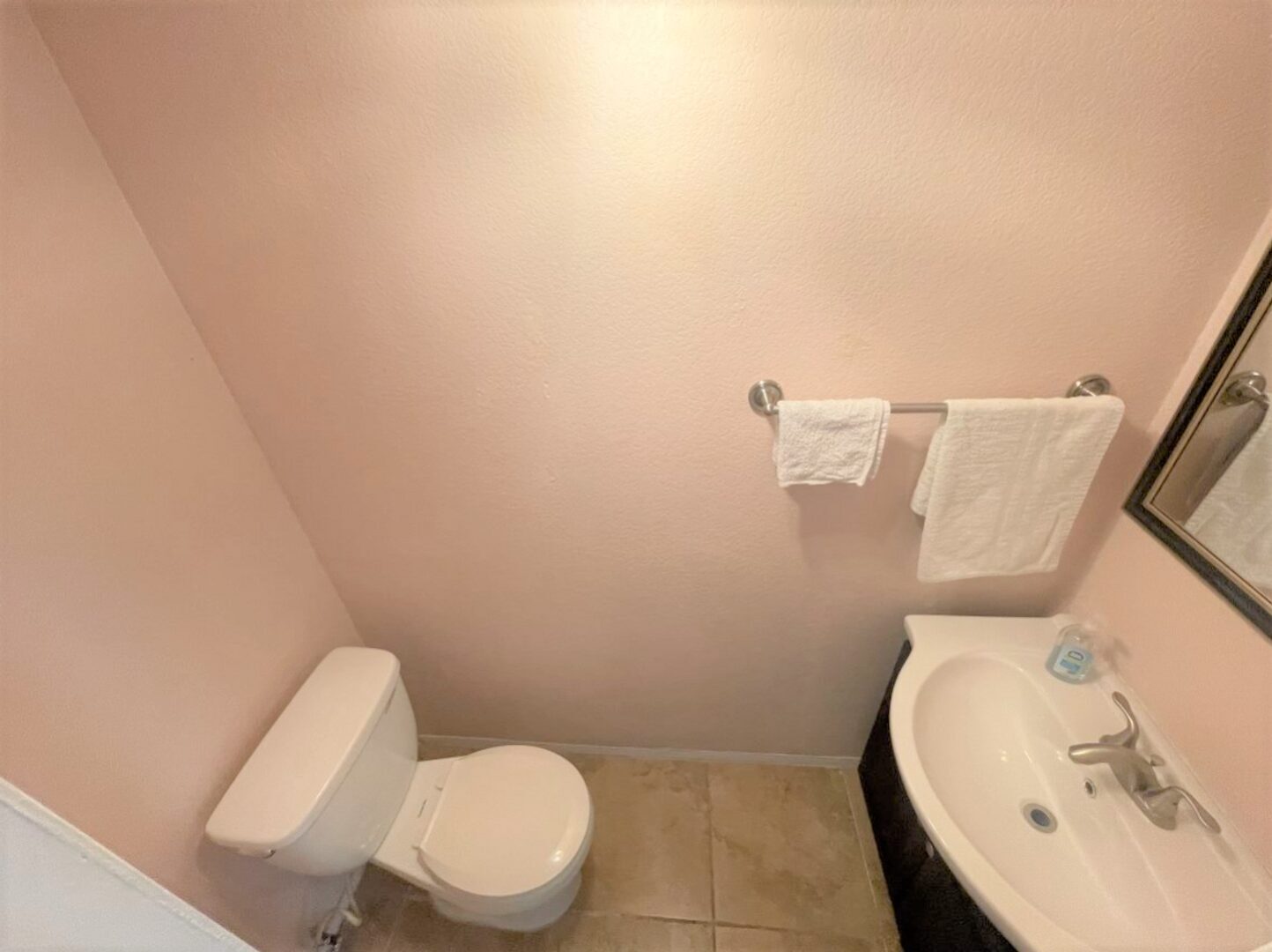 2227 N. Broadway Apt E - Santa Ana - California - 2 bed, 1.5 bath rental property