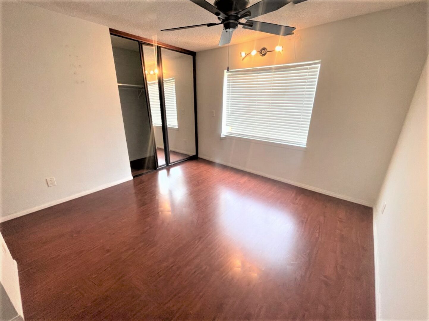 2227 N. Broadway Apt E - Santa Ana - California - 2 bed, 1.5 bath rental property