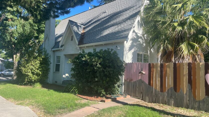 2233 Dwight Way - Stockton - California - 2 bed, 1 bath rental property