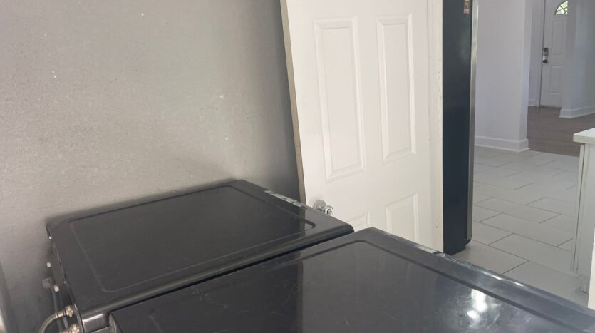 2233 Dwight Way - Stockton - California - 2 bed, 1 bath rental property